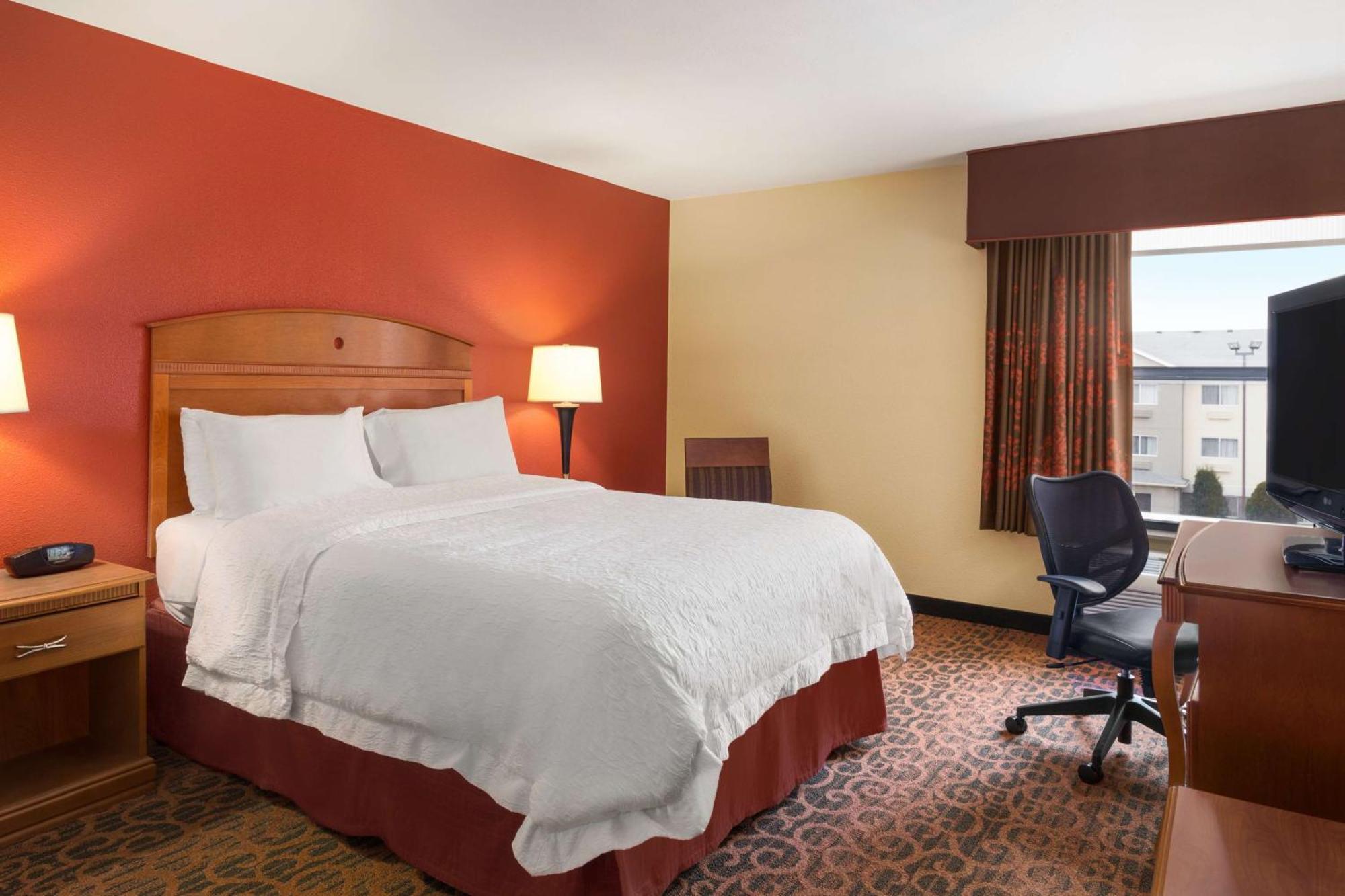 Hampton Inn Wichita-East Екстериор снимка